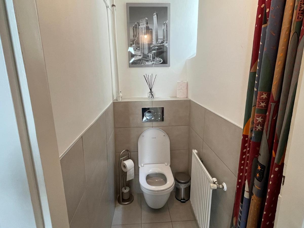 Stylish Apt Near Urania 1Br Apartment Виена Екстериор снимка