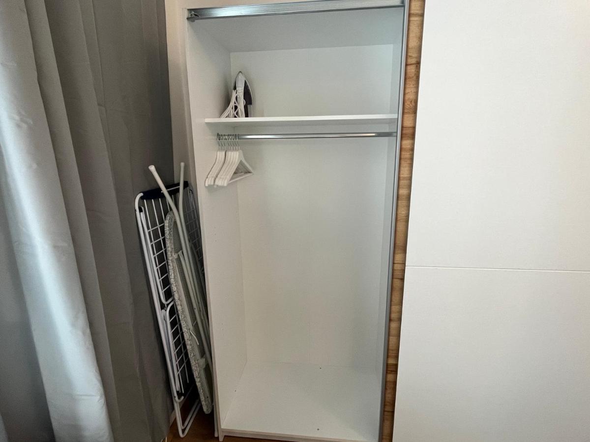 Stylish Apt Near Urania 1Br Apartment Виена Екстериор снимка